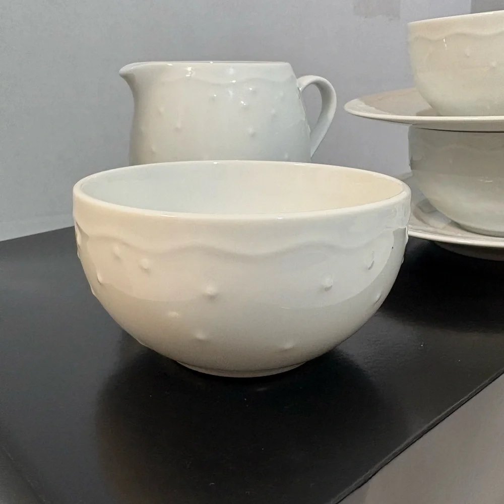 Crate & Barrel White Porcelain WATER MUSIC‎ 2 cups 2 saucers sugar bowl creamer